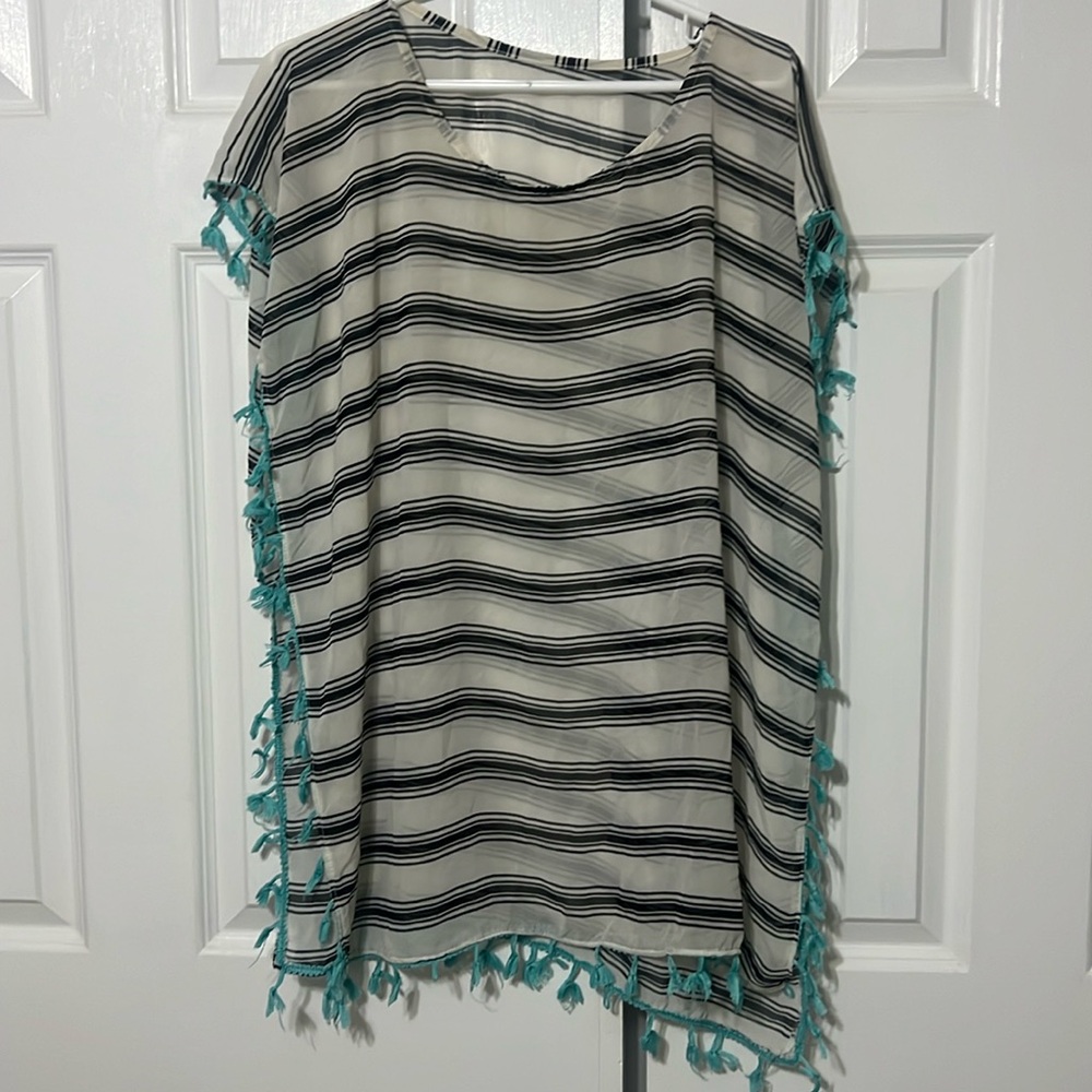Women’s lightweight swimsuit coverup